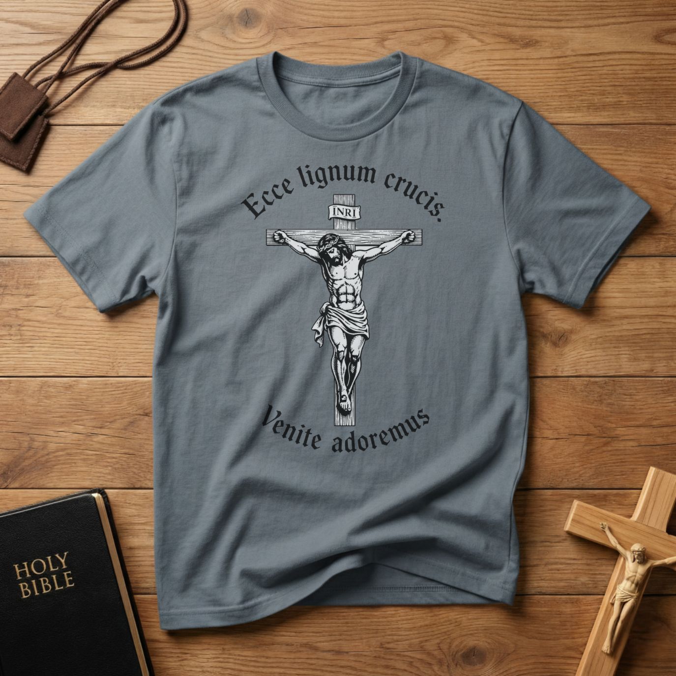 Ecce Lignum Crucis T-shirt