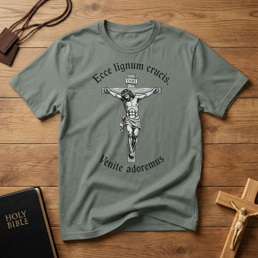 Ecce Lignum Crucis T-shirt