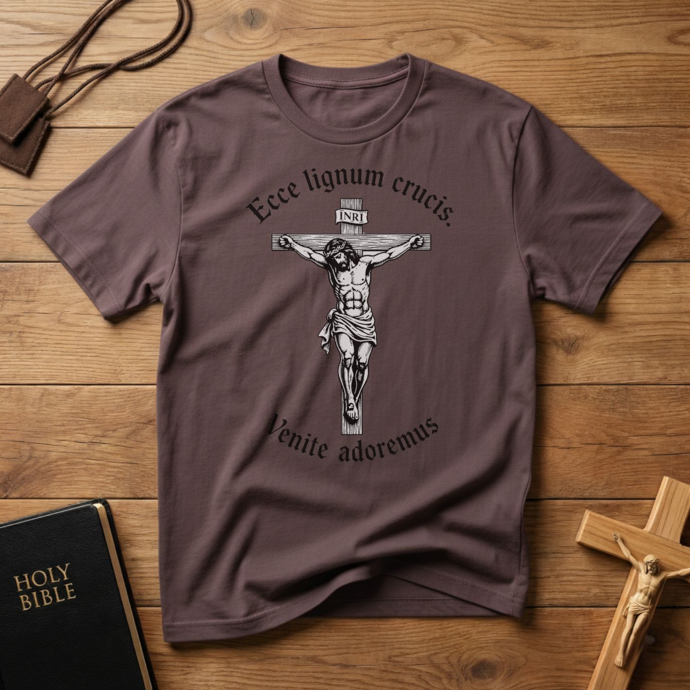 Ecce Lignum Crucis T-shirt